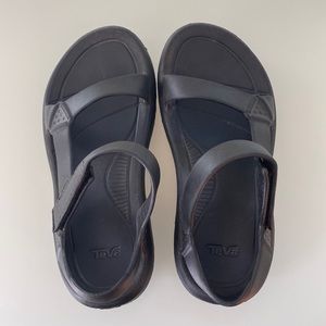 Women’s size 8 Black Rubber Tevas